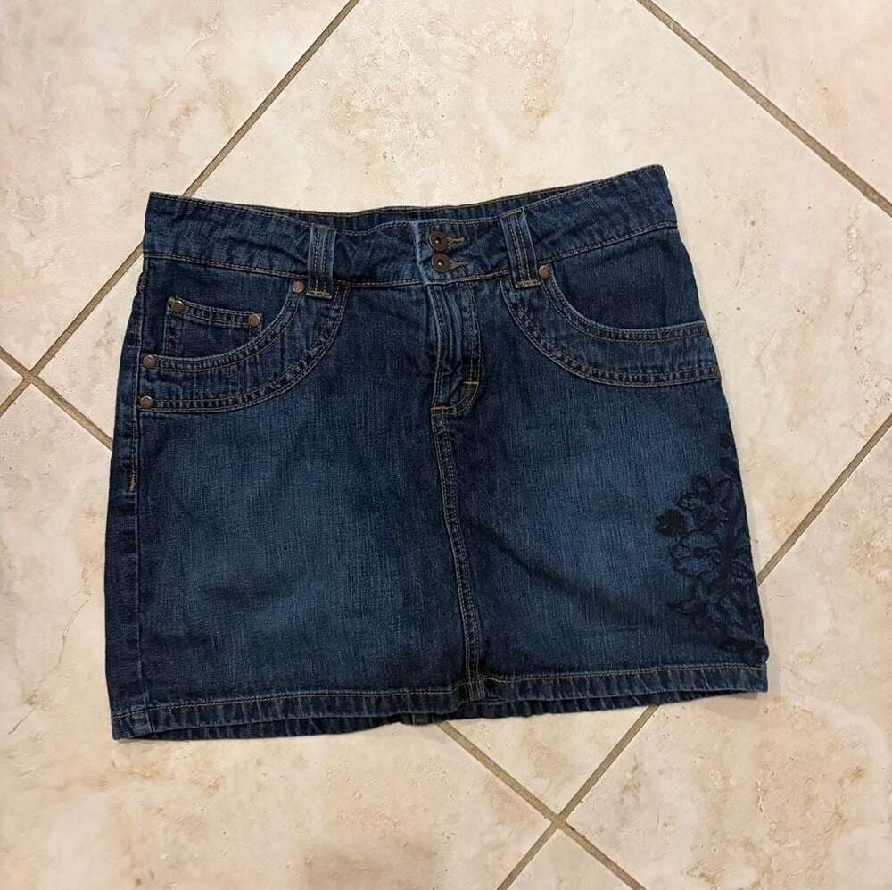 Y2k Lee One True Fit Low Rise Embroidered Floral Denim Mini Skort